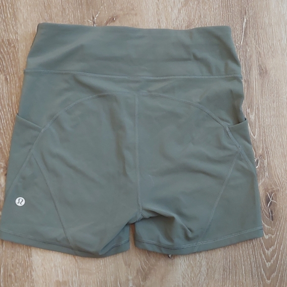 Track & Train Shorts - Picture 5 of 5